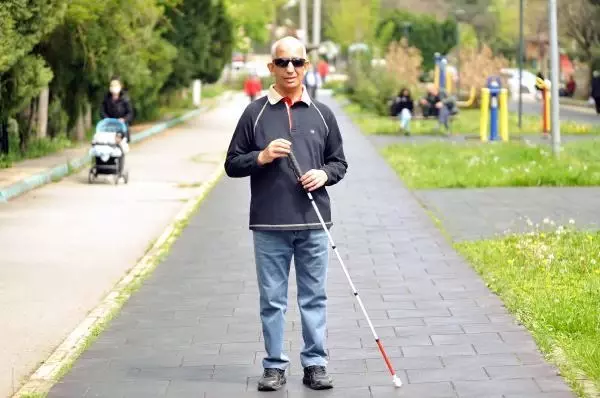 5 KITADA 5 DAĞA TIRMANAN GÖRME ENGELLİ DAĞCI, PANDEMİDE İDMANLARINI PARKTA YAPIYOR 5 KITADA 5 DAĞA TIRMANAN GÖRME ENGELLİ DAĞCI, PANDEMİDE İDMANLARINI PARKTA YAPIYOR