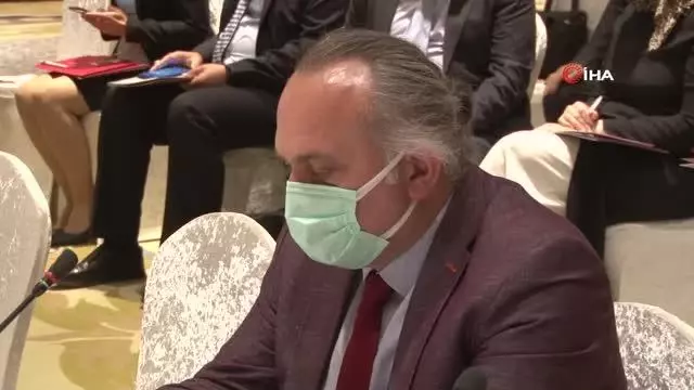 Bakan Ersoy: 'Mayıs sonuna kadar tüm turizm çalışanları aşılanacak' Bakan Ersoy: 'Mayıs sonuna kadar tüm turizm çalışanları aşılanacak'
