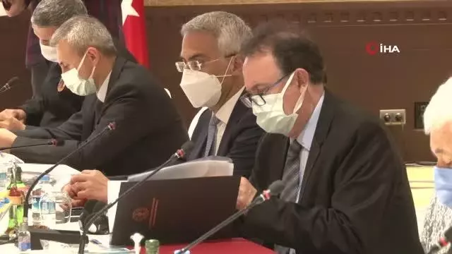 Bakan Ersoy: 'Mayıs sonuna kadar tüm turizm çalışanları aşılanacak' Bakan Ersoy: 'Mayıs sonuna kadar tüm turizm çalışanları aşılanacak'