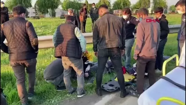 Bursa'da otomobil elektrikli bisiklete çarptı, baba oğul yaralandı Bursa'da otomobil elektrikli bisiklete çarptı, baba oğul yaralandı