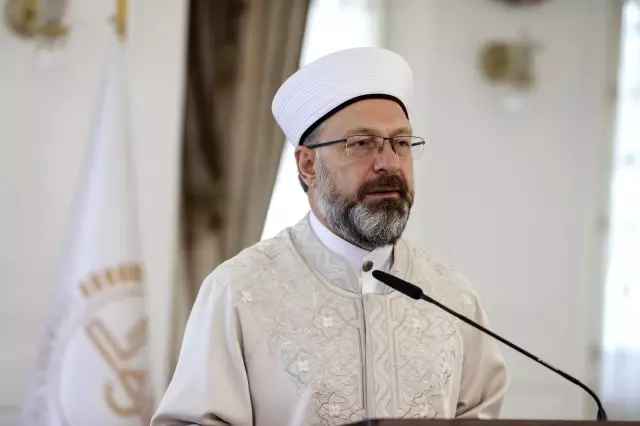 Diyanet İşleri Başkanı Erbaş, müftü ve müftü yardımcılarıyla çevrim içi toplantı yaptı