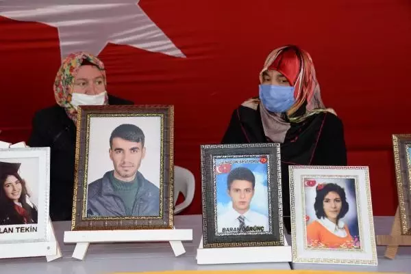 EVLAT NÖBETİNDEKİ AİLELER, 17 GÜNLÜK KISITLAMADA DA EYLEMİNİ SÜRDÜRECEK EVLAT NÖBETİNDEKİ AİLELER, 17 GÜNLÜK KISITLAMADA DA EYLEMİNİ SÜRDÜRECEK