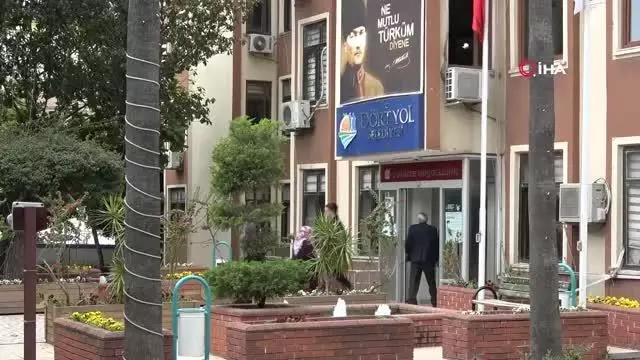 Hatay'da kaybolan 99 atla ilgili Adana'da bir ahırda arama yapıldı Hatay'da kaybolan 99 atla ilgili Adana'da bir ahırda arama yapıldı
