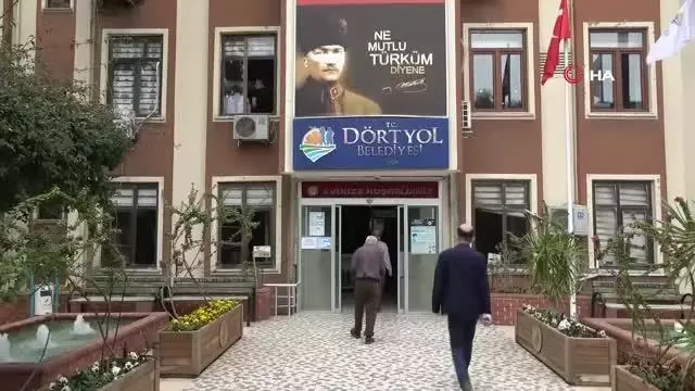 Hatay'da kaybolan 99 atla ilgili Adana'da bir ahırda arama yapıldı Hatay'da kaybolan 99 atla ilgili Adana'da bir ahırda arama yapıldı