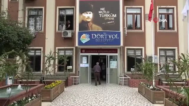 Hatay'da kaybolan 99 atla ilgili Adana'da bir ahırda arama yapıldı Hatay'da kaybolan 99 atla ilgili Adana'da bir ahırda arama yapıldı