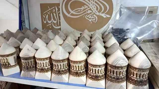 Hobi olarak başladı, şimdi tarihi yapıların maketini üretiyor Hobi olarak başladı, şimdi tarihi yapıların maketini üretiyor