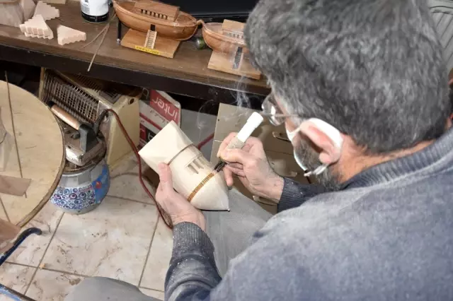 Hobi olarak başladı, şimdi tarihi yapıların maketini üretiyor Hobi olarak başladı, şimdi tarihi yapıların maketini üretiyor