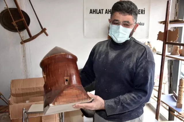 Hobi olarak başladı, şimdi tarihi yapıların maketini üretiyor Hobi olarak başladı, şimdi tarihi yapıların maketini üretiyor