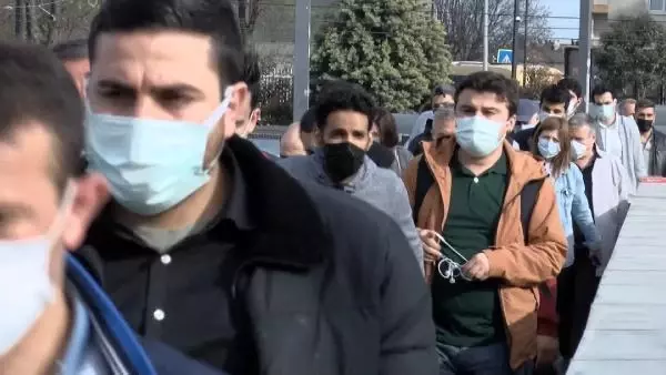 KISITLAMAYA DAKİKALAR KALA İSTANBUL'DA TRAFİK YOĞUNLUĞU YÜZDE 74 KISITLAMAYA DAKİKALAR KALA İSTANBUL'DA TRAFİK YOĞUNLUĞU YÜZDE 74