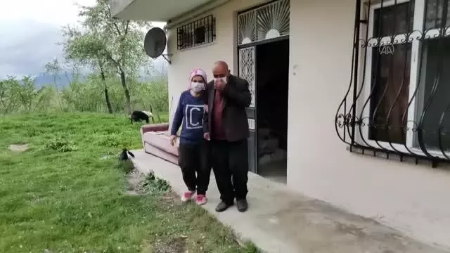 Kovid-19 aşısı yapılacak 67 yaşındaki görme engelli vatandaşa kaymakam araç tahsis etti Kovid-19 aşısı yapılacak 67 yaşındaki görme engelli vatandaşa kaymakam araç tahsis etti
