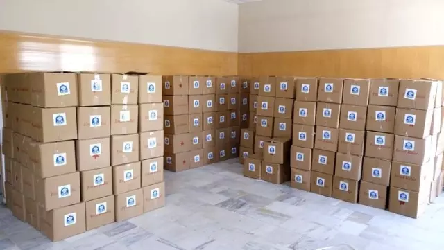 Sandıklı Belediyesi yardım kolilerini ihtiyaç sahiplerine ulaştırmaya başladı Sandıklı Belediyesi yardım kolilerini ihtiyaç sahiplerine ulaştırmaya başladı