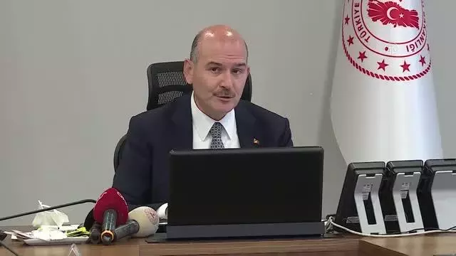 Soylu: 'Online gıda şirketleri ramazan ayı boyunca 24 saat vatandaşımıza hizmetleri getirebilecekler' Soylu: 'Online gıda şirketleri ramazan ayı boyunca 24 saat vatandaşımıza hizmetleri getirebilecekler'