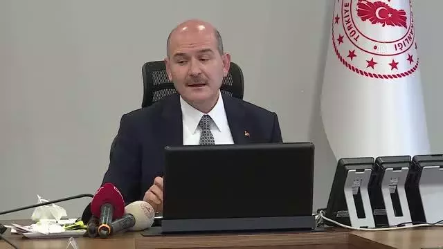 Soylu: 'Online gıda şirketleri ramazan ayı boyunca 24 saat vatandaşımıza hizmetleri getirebilecekler' Soylu: 'Online gıda şirketleri ramazan ayı boyunca 24 saat vatandaşımıza hizmetleri getirebilecekler'