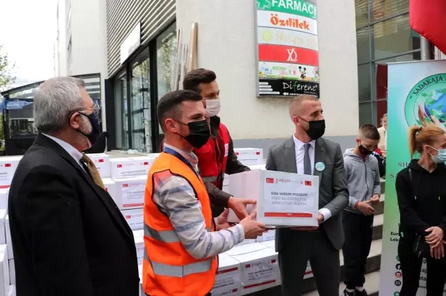 - Türk Kızılayı'ndan Arnavutluk'ta ihtiyaç sahiplerine Ramazan yardımı - Türk Kızılayı'ndan Arnavutluk'ta ihtiyaç sahiplerine Ramazan yardımı
