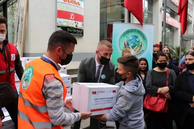 - Türk Kızılayı'ndan Arnavutluk'ta ihtiyaç sahiplerine Ramazan yardımı - Türk Kızılayı'ndan Arnavutluk'ta ihtiyaç sahiplerine Ramazan yardımı