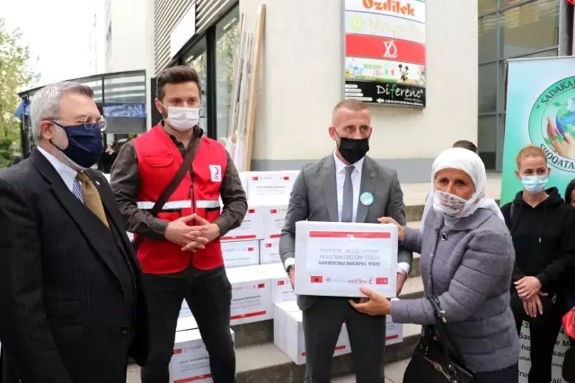 - Türk Kızılayı'ndan Arnavutluk'ta ihtiyaç sahiplerine Ramazan yardımı - Türk Kızılayı'ndan Arnavutluk'ta ihtiyaç sahiplerine Ramazan yardımı