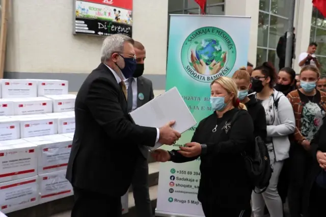 - Türk Kızılayı'ndan Arnavutluk'ta ihtiyaç sahiplerine Ramazan yardımı - Türk Kızılayı'ndan Arnavutluk'ta ihtiyaç sahiplerine Ramazan yardımı