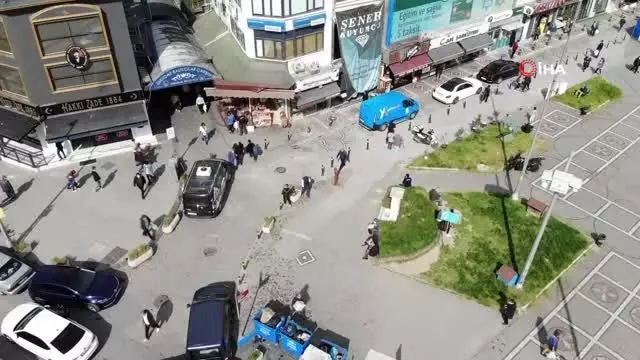 Üsküdar'da tam kapanma öncesi alışveriş yoğunluğu