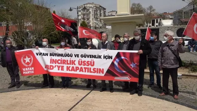 KIRKLARELİ - ABD Başkanı Biden'ın 1915 olaylarını 'soykırım' olarak nitelemesi protesto edildi KIRKLARELİ - ABD Başkanı Biden'ın 1915 olaylarını 'soykırım' olarak nitelemesi protesto edildi