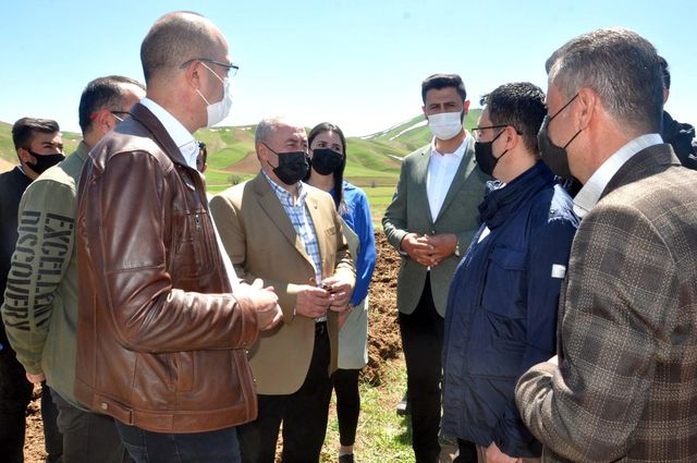 Yüksekova'da kadın eliyle ekim seferberliği Yüksekova'da kadın eliyle ekim seferberliği