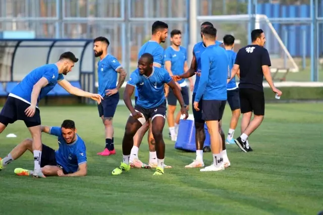 Adana Demirspor şampiyon olunca kentte tur atacak Adana Demirspor şampiyon olunca kentte tur atacak