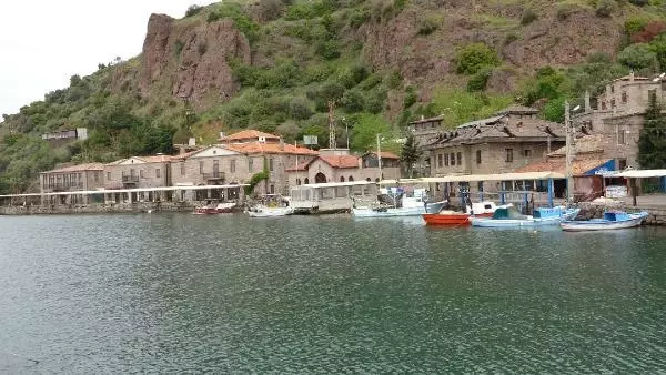 ÇANAKKALE 'AFET BÖLGESİ' ASSOS ANTİK LİMAN YOLUNDA, KAYA ISLAHI BAŞLADI