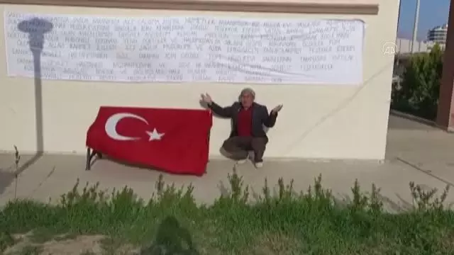AFYONKARAHİSAR - Huzurevi sakini kendi hazırladığı pankart ile devlet yetkililerine teşekkür etti AFYONKARAHİSAR - Huzurevi sakini kendi hazırladığı pankart ile devlet yetkililerine teşekkür etti