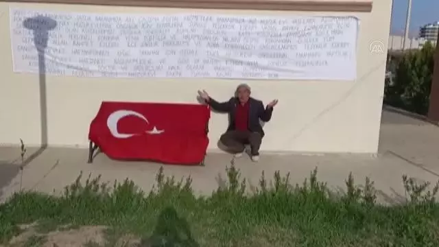 AFYONKARAHİSAR - Huzurevi sakini kendi hazırladığı pankart ile devlet yetkililerine teşekkür etti AFYONKARAHİSAR - Huzurevi sakini kendi hazırladığı pankart ile devlet yetkililerine teşekkür etti
