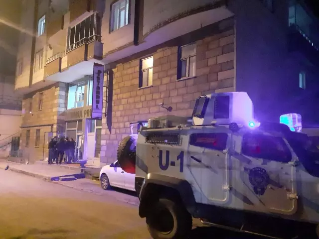 Ağrı'da meslektaşı tarafından öldürülen polisin cenazesi memleketine gönderildi Ağrı'da meslektaşı tarafından öldürülen polisin cenazesi memleketine gönderildi
