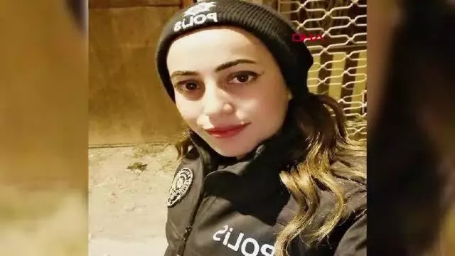 Son dakika! AĞRI POLİS MEMURU, ESRA'YI MESLEKTAŞLARININ GÖZÜ ÖNÜNDE VURMUŞ - YENİDEN Son dakika! AĞRI POLİS MEMURU, ESRA'YI MESLEKTAŞLARININ GÖZÜ ÖNÜNDE VURMUŞ - YENİDEN