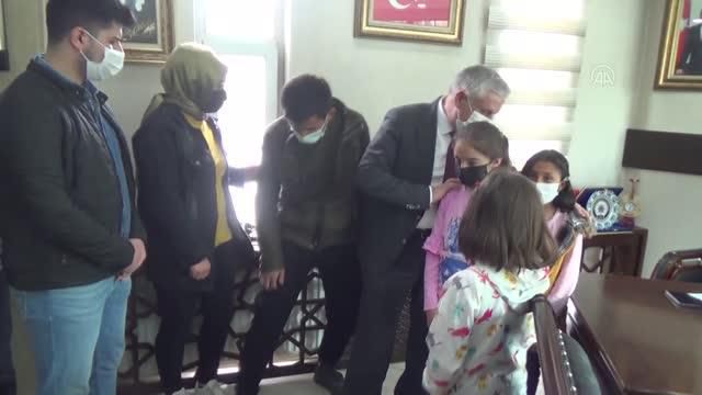 ak parti hakkari il baskanligindan ogrenciler 14096824 o
