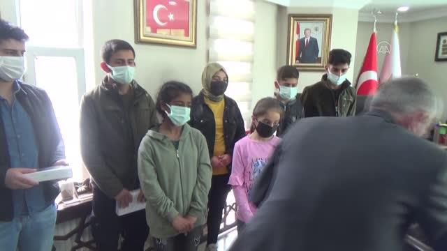 ak parti hakkari il baskanligindan ogrenciler 3 14096824 o