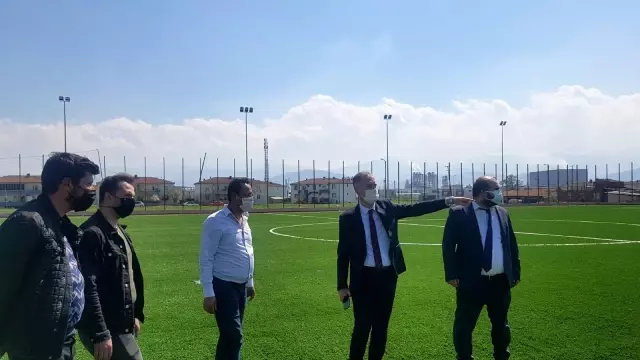 Alanyurt sentetik sahanın yüzde 80'i tamamlandı Alanyurt sentetik sahanın yüzde 80'i tamamlandı