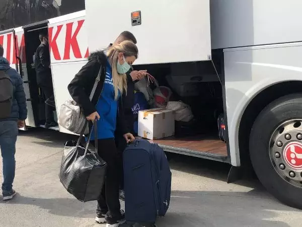 BİR GÜN KALA OTOGARDA TAM KAPANMA YOĞUNLUĞU; EK SEFERLER KONULDU BİR GÜN KALA OTOGARDA TAM KAPANMA YOĞUNLUĞU; EK SEFERLER KONULDU