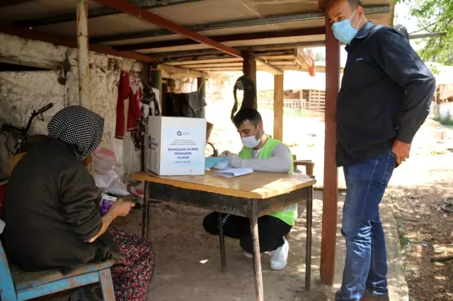 Büyükşehir'den 7 ilçeye gıda yardımı Büyükşehir'den 7 ilçeye gıda yardımı