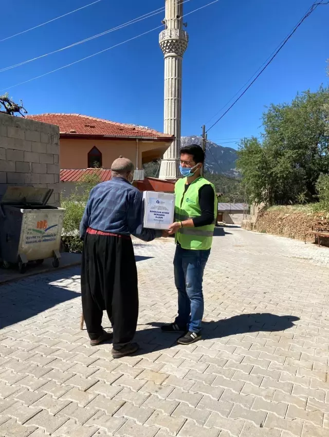 Büyükşehir'den 7 ilçeye gıda yardımı Büyükşehir'den 7 ilçeye gıda yardımı