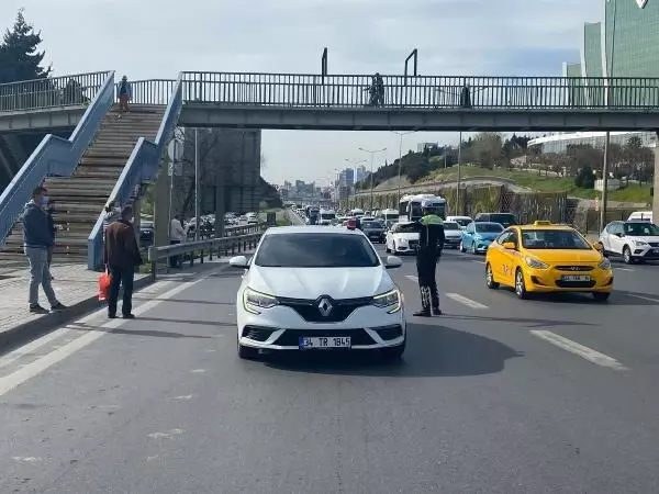 ÇAKARLI ARAÇ VE EMNİYET ŞERİDİ DENETİMİNDE KURAL İHLALİ YAPANLARA CEZA YAĞDI ÇAKARLI ARAÇ VE EMNİYET ŞERİDİ DENETİMİNDE KURAL İHLALİ YAPANLARA CEZA YAĞDI