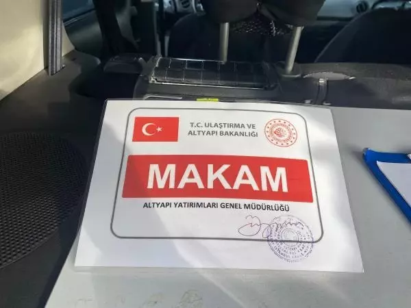 ÇAKARLI ARAÇ VE EMNİYET ŞERİDİ DENETİMİNDE KURAL İHLALİ YAPANLARA CEZA YAĞDI ÇAKARLI ARAÇ VE EMNİYET ŞERİDİ DENETİMİNDE KURAL İHLALİ YAPANLARA CEZA YAĞDI