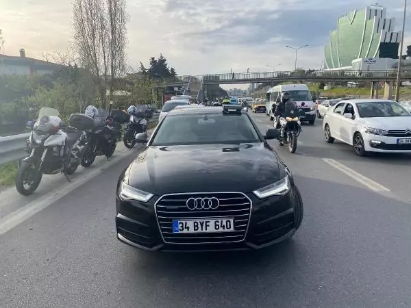 ÇAKARLI ARAÇ VE EMNİYET ŞERİDİ DENETİMİNDE KURAL İHLALİ YAPANLARA CEZA YAĞDI ÇAKARLI ARAÇ VE EMNİYET ŞERİDİ DENETİMİNDE KURAL İHLALİ YAPANLARA CEZA YAĞDI