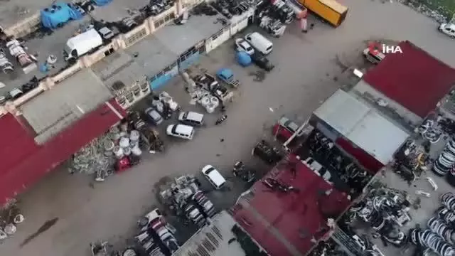 Çaldıkları araçları apartmanın çatı katında parçalamışlar Çaldıkları araçları apartmanın çatı katında parçalamışlar
