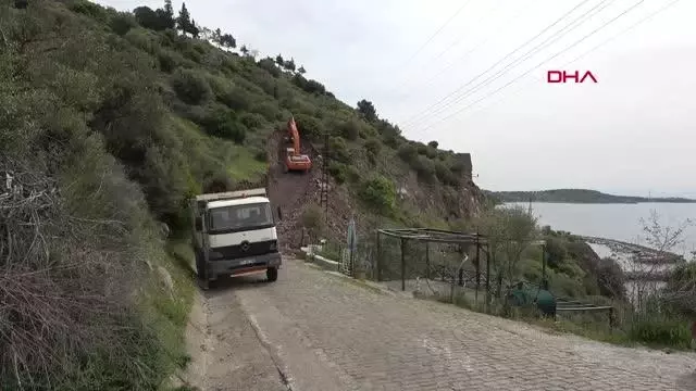 ÇANAKKALE 'AFET BÖLGESİ' ASSOS ANTİK LİMAN YOLUNDA, KAYA ISLAHI BAŞLADI