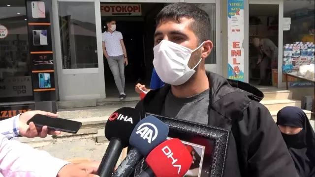 Çocukları dağa kaçırılan gözü yaşlı annelerin eylemi sürüyor Çocukları dağa kaçırılan gözü yaşlı annelerin eylemi sürüyor