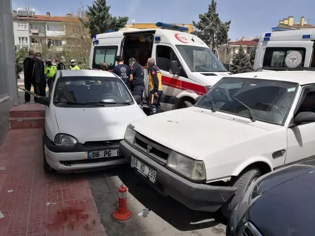 Covid-19 testi pozitif çıkan yaşlı kadına ambulanstan inerken otomobil çarptı...Otomobilin altında kalan kadını ekipler kurtardı Covid-19 testi pozitif çıkan yaşlı kadına ambulanstan inerken otomobil çarptı...Otomobilin altında kalan kadını ekipler kurtardı