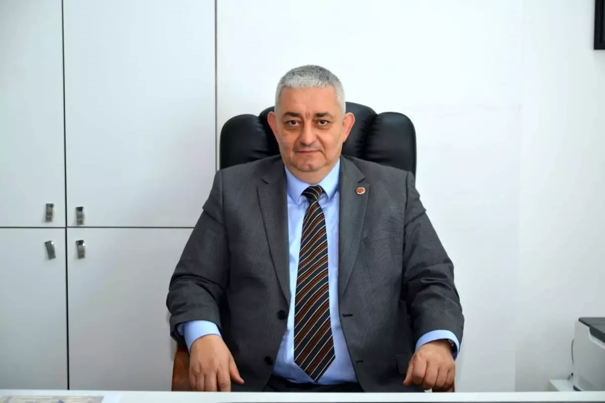 Gemlik'te yeni başkan yardımcısı Mert Dimili 1 gemlik te yeni baskan yardimcisi mert dimili 14096477 amp