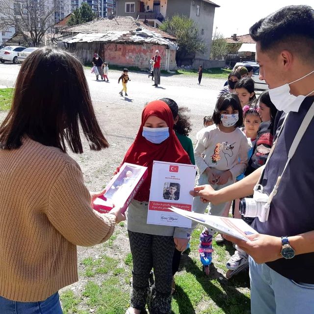 Son dakika... Genç Ülgen Topluluğu'ndan çocuklara oyuncak