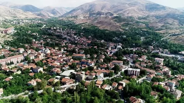 MALATYA'NIN YEŞİLYURT İLÇESİNE FİLM VE DİZİ SEKTÖRÜNÜN İLGİSİ SÜRÜYOR MALATYA'NIN YEŞİLYURT İLÇESİNE FİLM VE DİZİ SEKTÖRÜNÜN İLGİSİ SÜRÜYOR