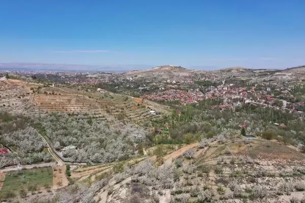 MALATYA'NIN YEŞİLYURT İLÇESİNE FİLM VE DİZİ SEKTÖRÜNÜN İLGİSİ SÜRÜYOR MALATYA'NIN YEŞİLYURT İLÇESİNE FİLM VE DİZİ SEKTÖRÜNÜN İLGİSİ SÜRÜYOR
