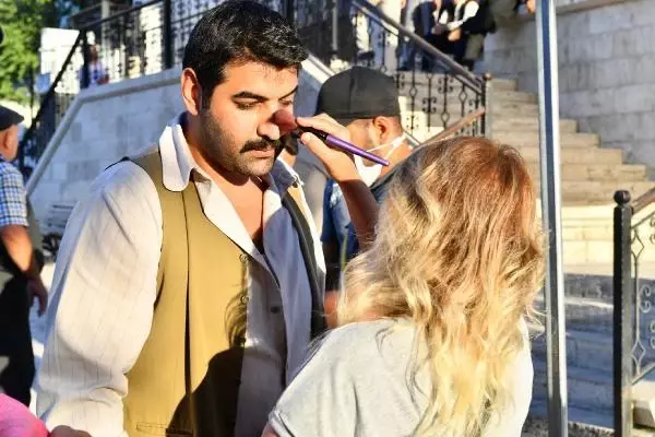 MALATYA'NIN YEŞİLYURT İLÇESİNE FİLM VE DİZİ SEKTÖRÜNÜN İLGİSİ SÜRÜYOR MALATYA'NIN YEŞİLYURT İLÇESİNE FİLM VE DİZİ SEKTÖRÜNÜN İLGİSİ SÜRÜYOR