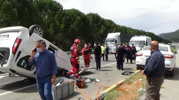MUĞLA HAFİF TİCARİ ARAÇLA OTOMOBİL ÇARPIŞTI: 1 ÖLÜ, 5 YARALI MUĞLA HAFİF TİCARİ ARAÇLA OTOMOBİL ÇARPIŞTI: 1 ÖLÜ, 5 YARALI