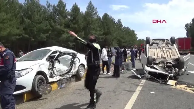 MUĞLA HAFİF TİCARİ ARAÇLA OTOMOBİL ÇARPIŞTI: 1 ÖLÜ, 5 YARALI MUĞLA HAFİF TİCARİ ARAÇLA OTOMOBİL ÇARPIŞTI: 1 ÖLÜ, 5 YARALI